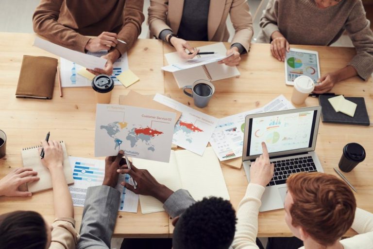 How to Create a Seamless Cross-Channel Advertising Strategy